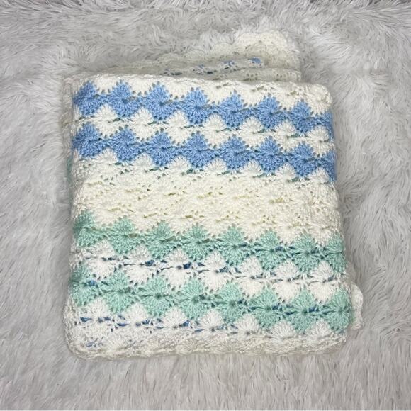 Vintage handmade crochet blue why baby blanket afghan 49 x 60 - Picture 1 of 5